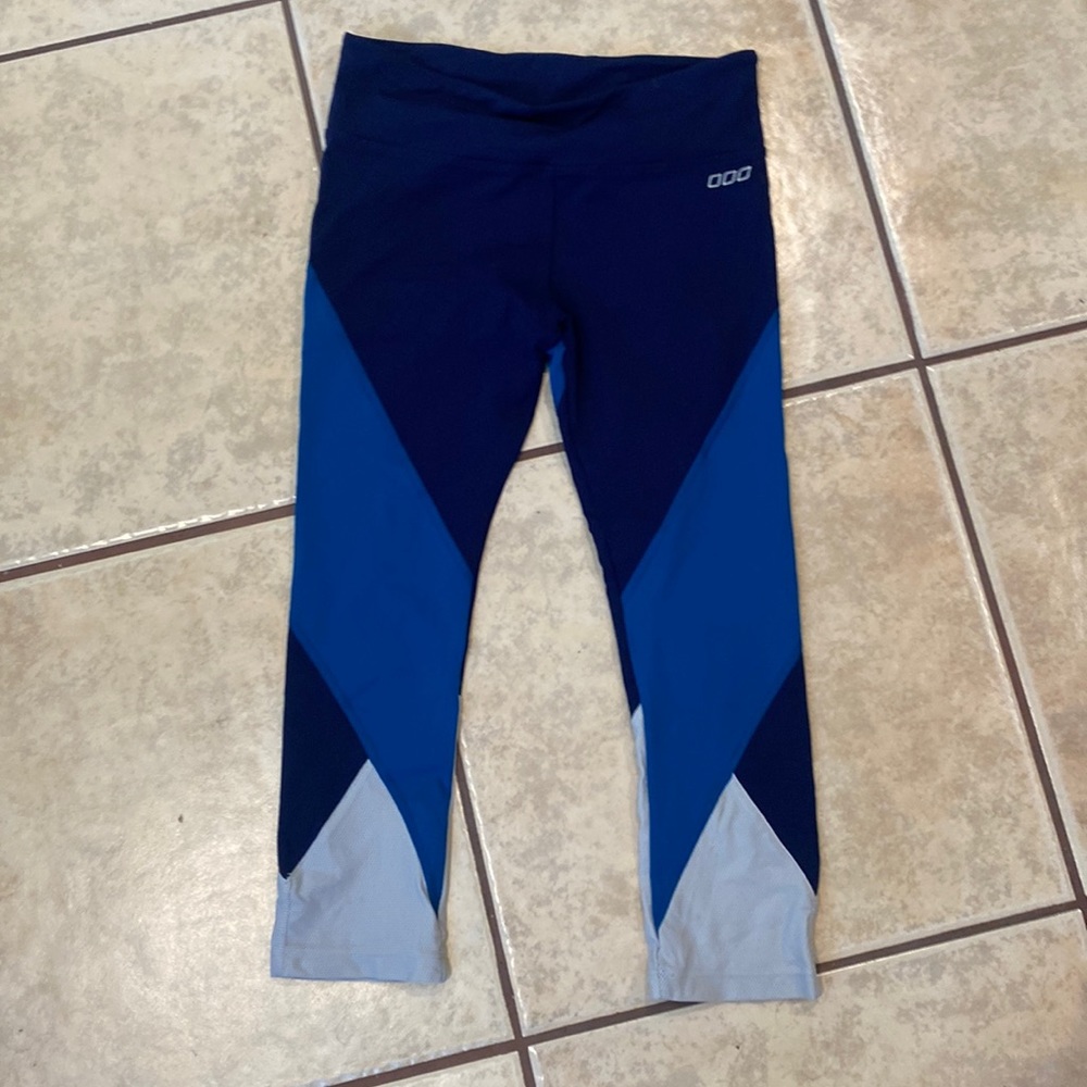 Lorna Jane 7/8 crop color block small leggings